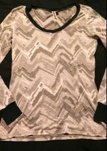 BKE SZ L Silver Gray Long Sleeve Sweater Top